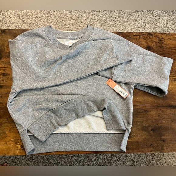 NWT Heather Gray Colsie Sweater - Picture 3 of 6